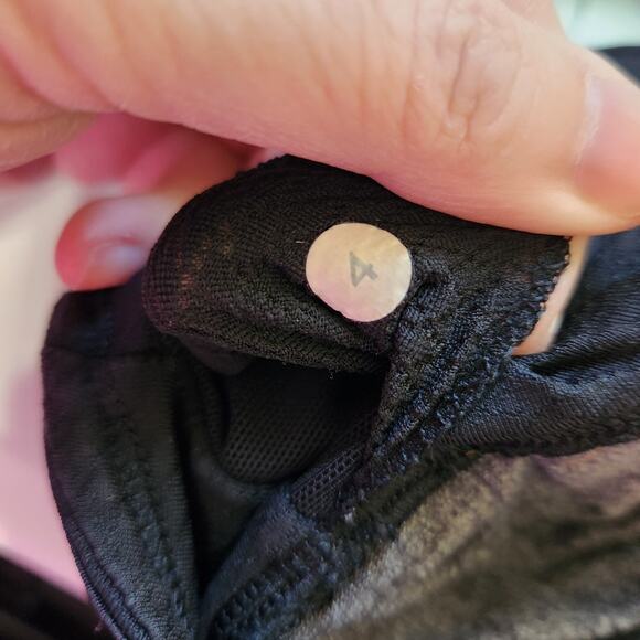 Lululemon Breathe In Tank‎ Womens Size 4 Heathered Black Black Cross Back - Picture 8 of 8